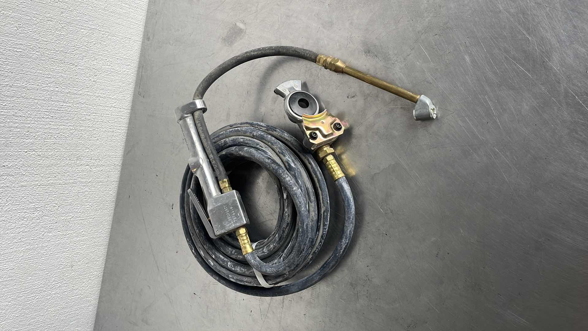 Photo 1 of MILTON S-506 INFLATOR GAUGE W/ GOODYEAR 200PSI HOSE & PHILLIPS GLADHAND