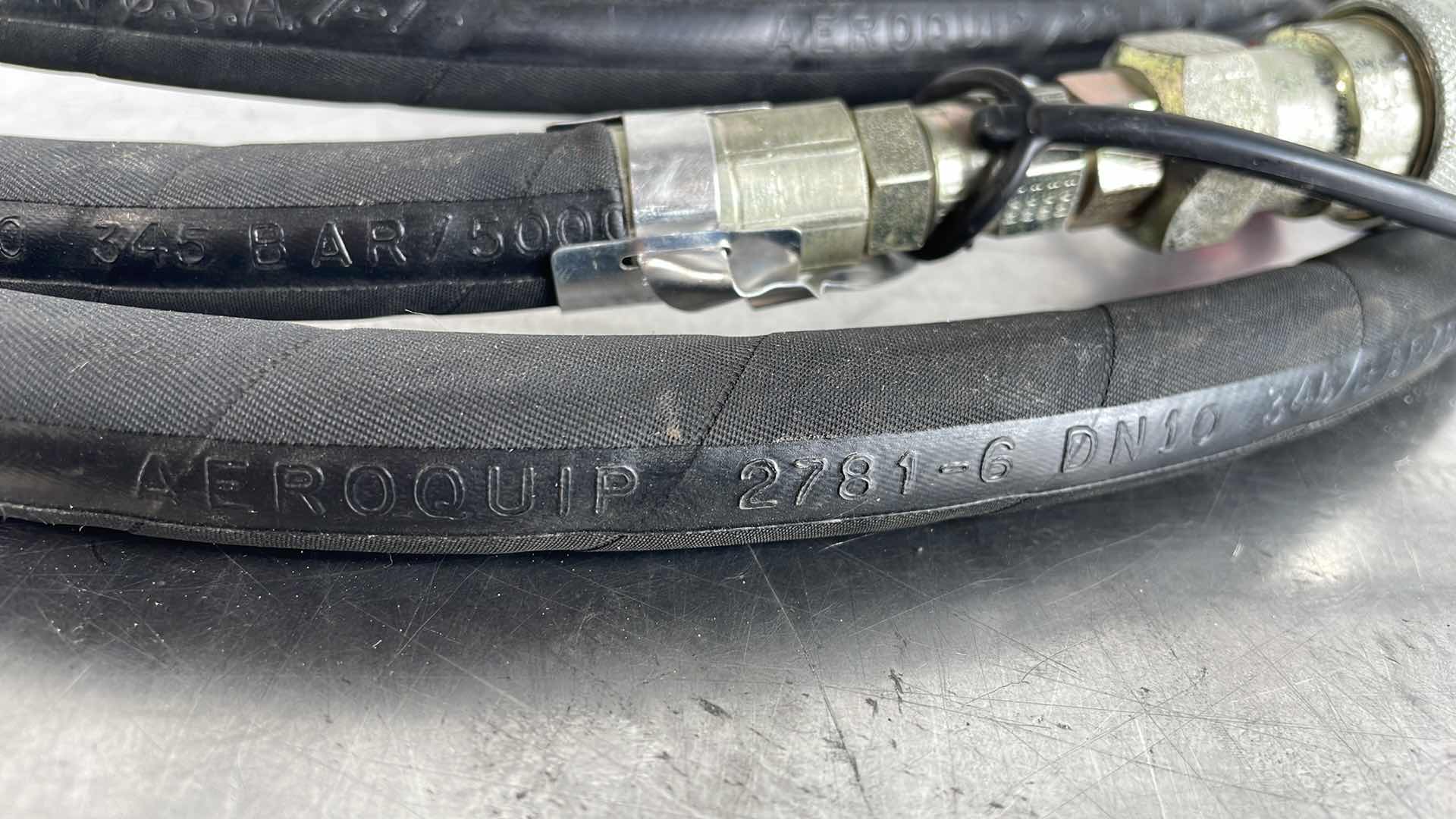 Photo 4 of AEROQUIP 2781-6 DN10 345BAR/5000PSI USA 2-10’ HYDRAULIC HOSES