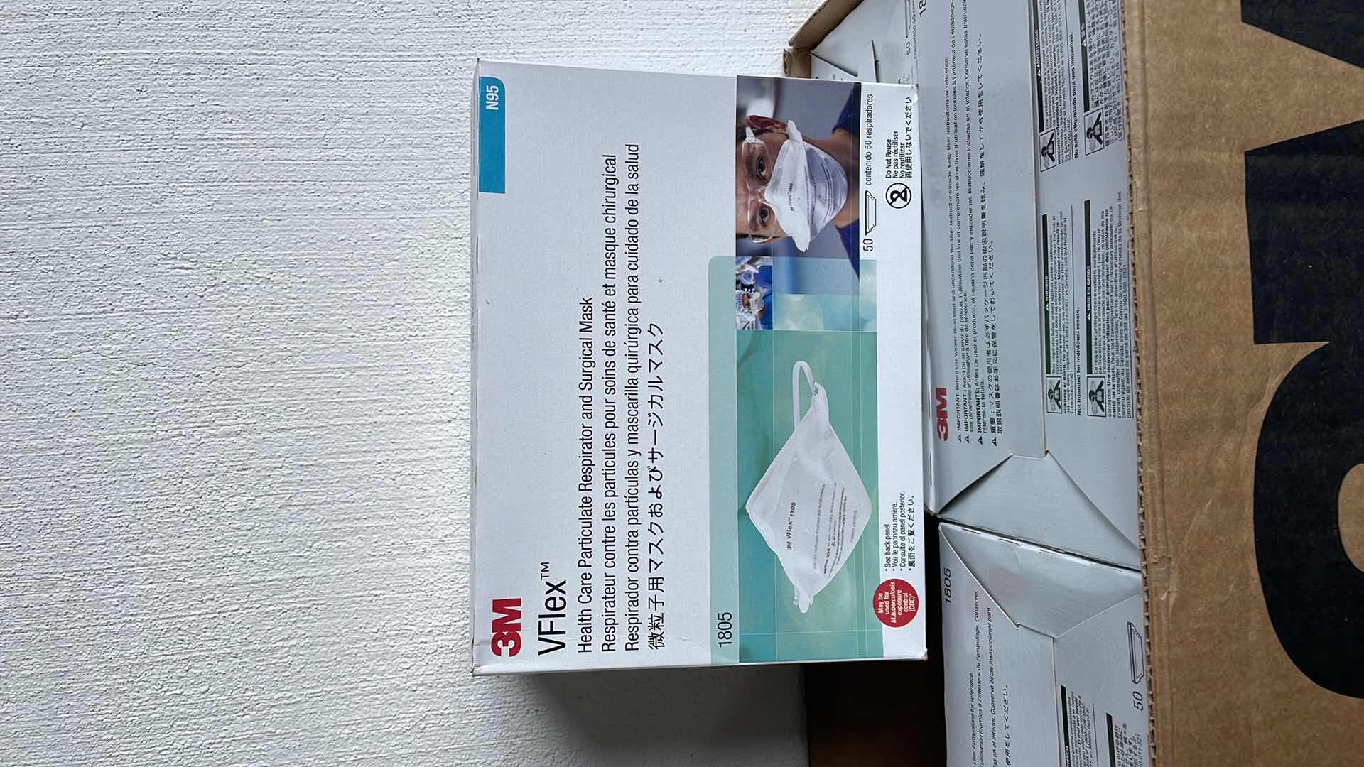 Photo 2 of 3M VFLEX N95 HEALTH CARE RESPIRATOR AND SURGICAL MASK (400)