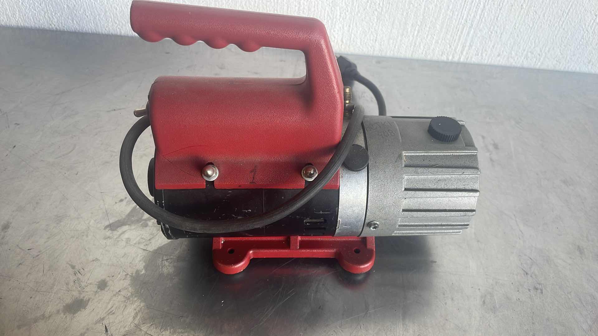 Photo 4 of SNAP-ON MODEL ACT 1520 HIGH VACUUM PUMP