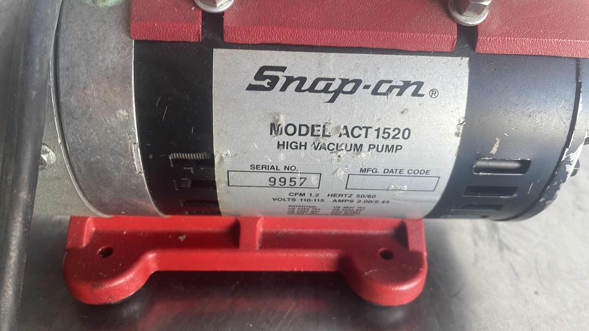 Photo 2 of SNAP-ON MODEL ACT 1520 HIGH VACUUM PUMP