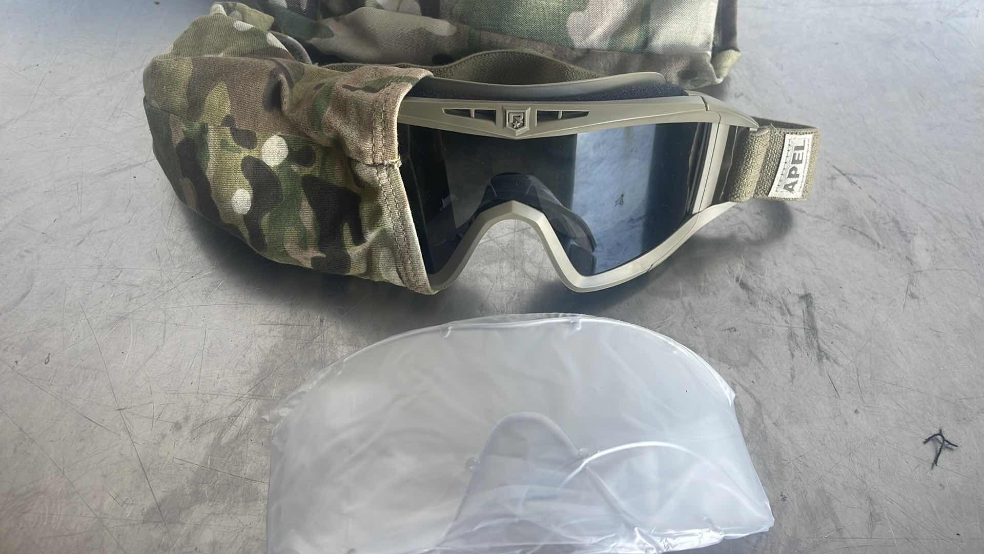 Photo 2 of REVISION MILITARY GOGGLES DESERT LOCUST