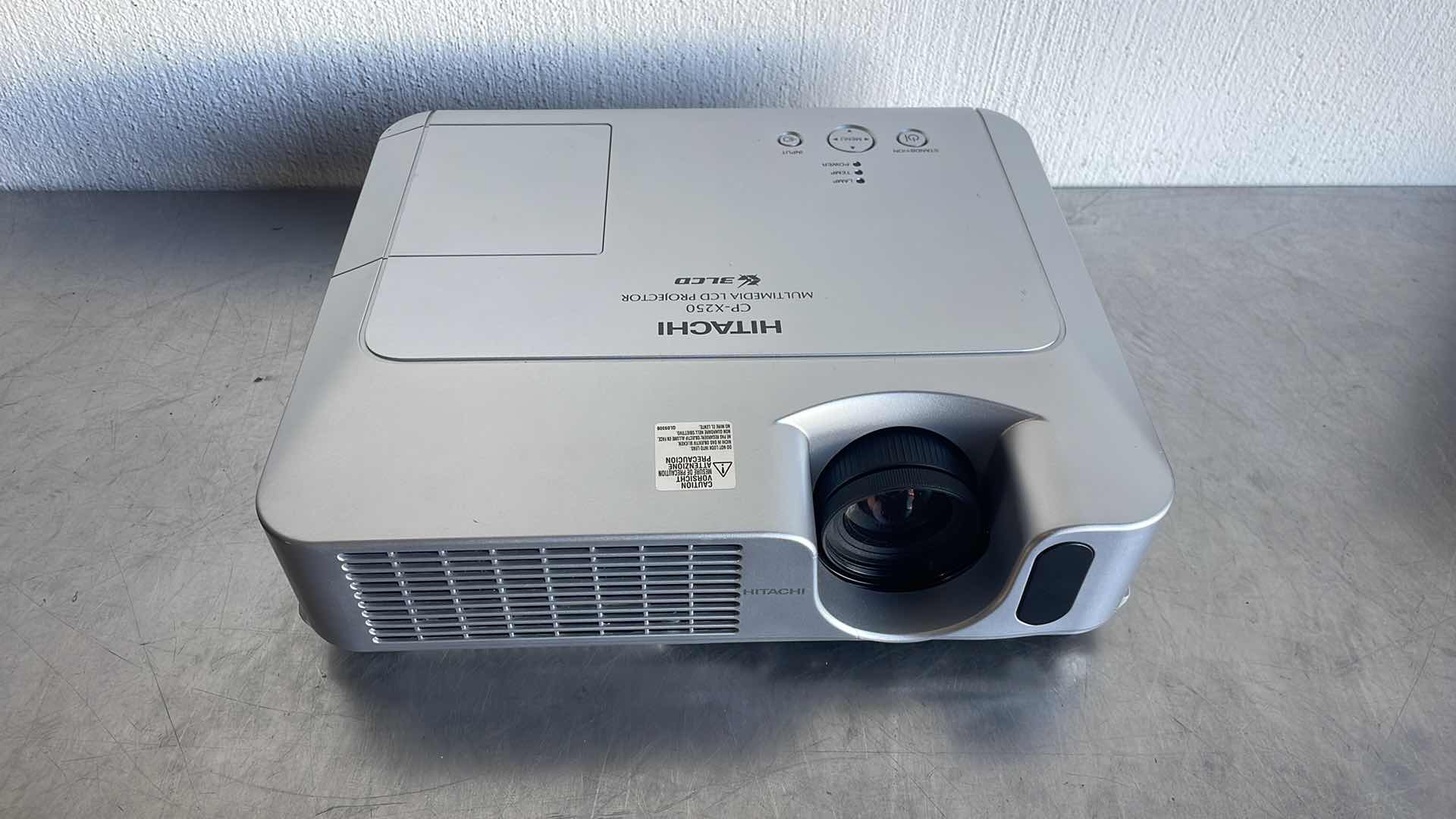 Photo 3 of HITACHI
CP_X250
MULTIMEDIA LCD PROJECTOR WITH CASE