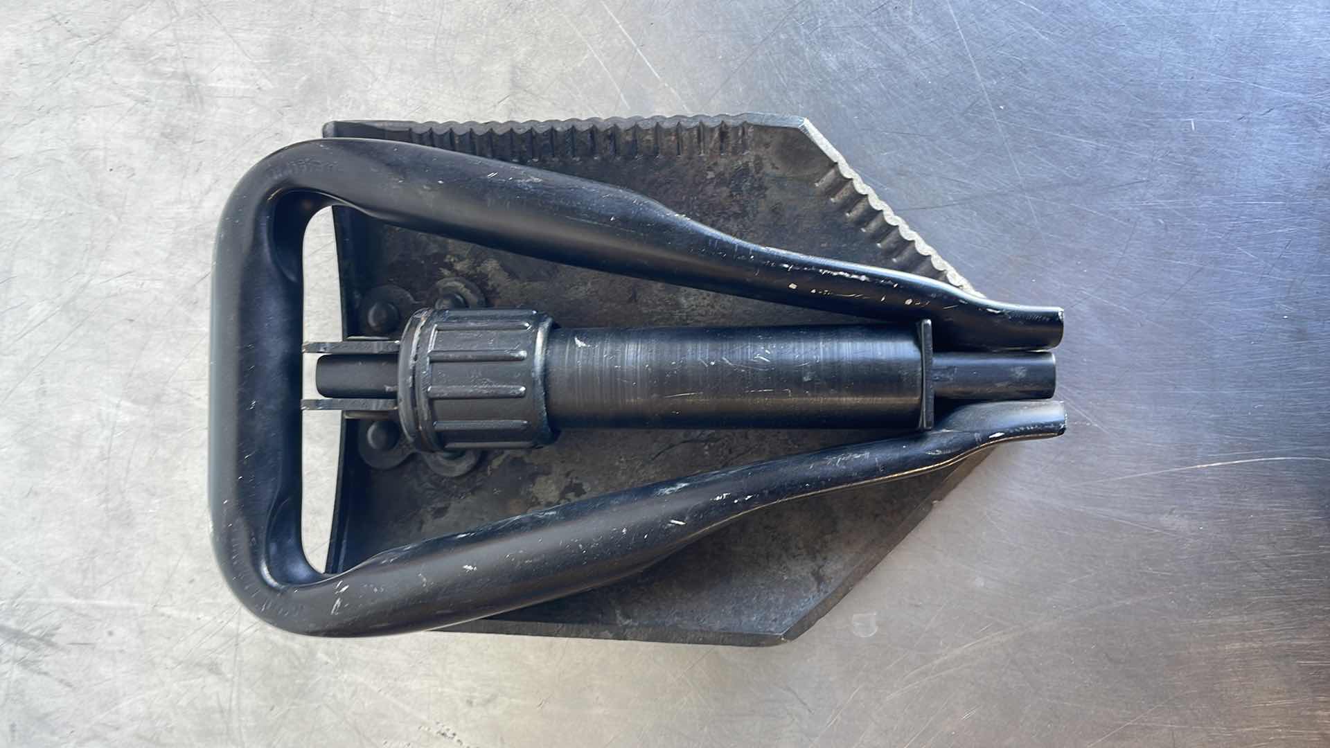 Photo 1 of USGI AMES ENTRENCHING TOOL E-TOOL