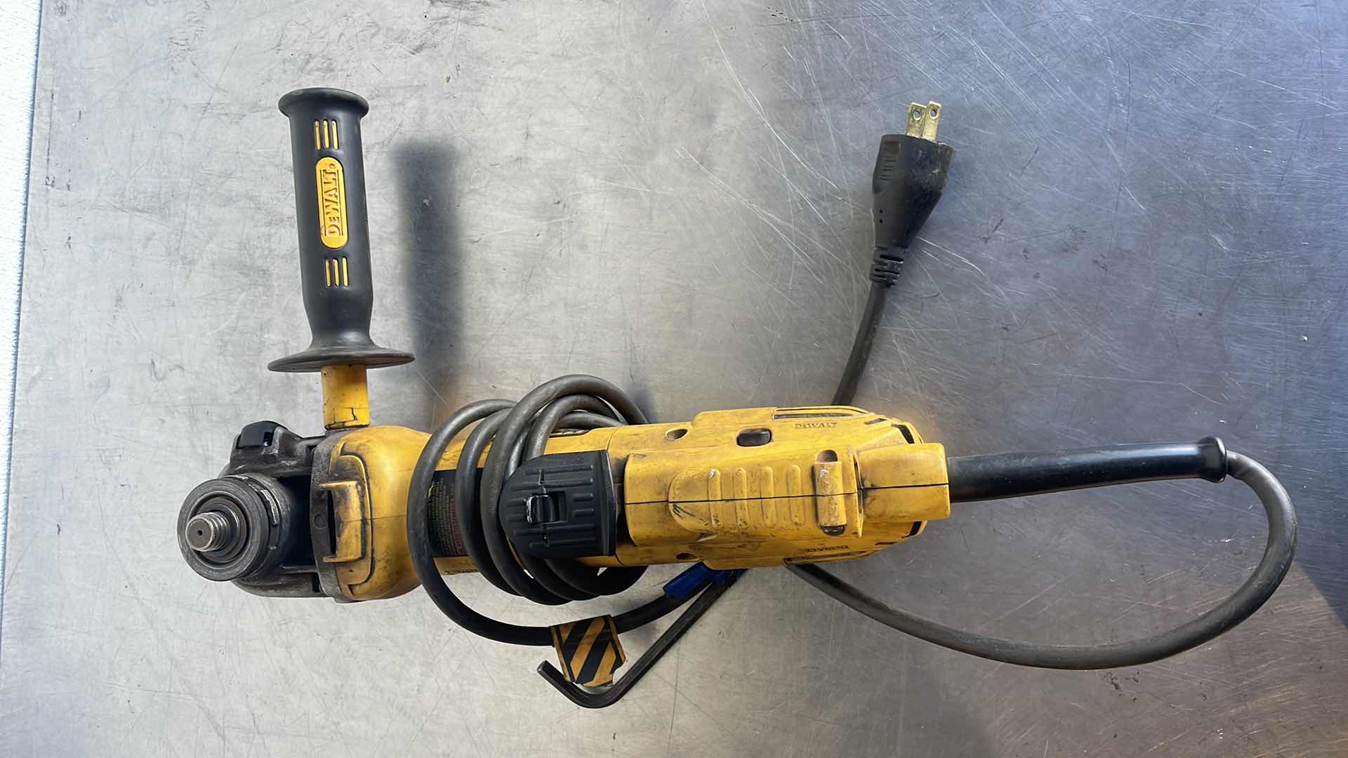 Photo 3 of DEWALT D28114 4-1/2” ANGLE GRINDER