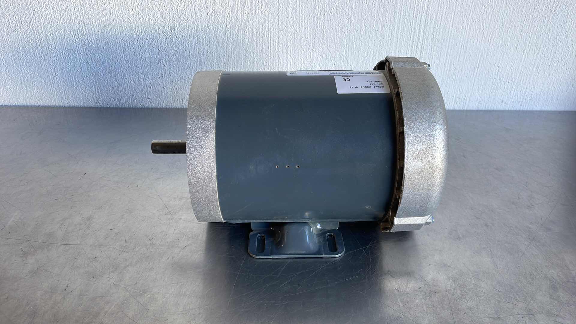 Photo 4 of MARATHON ELECTRIC GENERAL PURPOSE MOTOR
1-1/2 HP RPM 3450 208-230/460 VOLT
MODEL HVN 56T34F15534A P