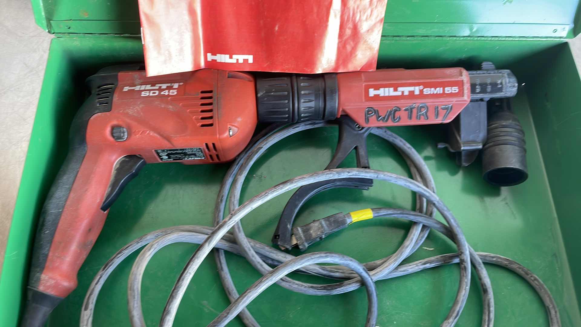 Photo 2 of HILTI SD 45 DRYWALL ELECTRIC SCREWDRIVER