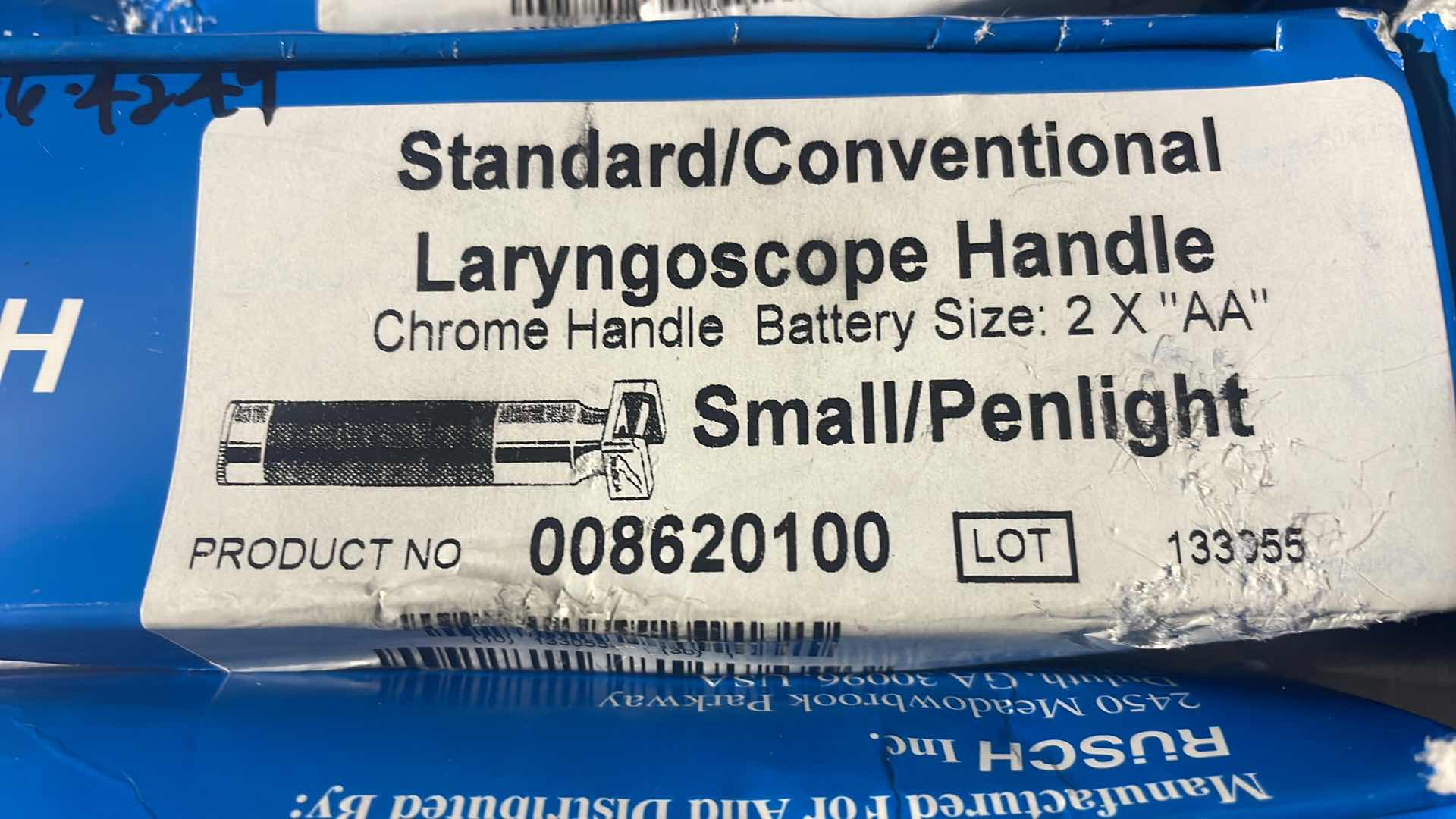 Photo 2 of STANDARD/CONVENTIONAL
LARYNGOSCOPE HANDLE
CHROME HANDLE BATTERY SIZE: 2 X "AA"
SMALL/PENLIGHT (7)