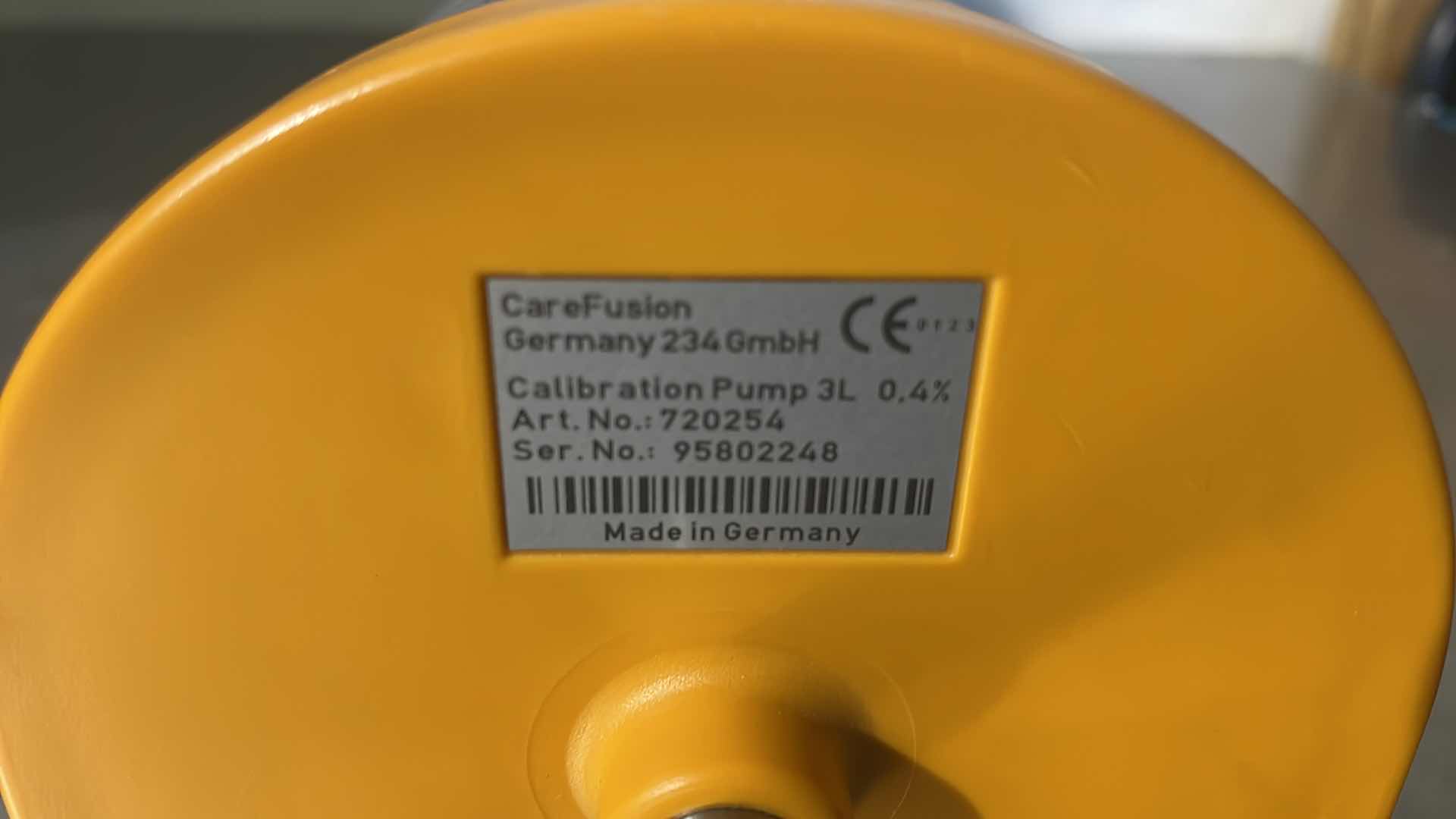 Photo 3 of CAREFUSION 720254 3-LITER CALIBRATION PUMP, +/- 0.4%