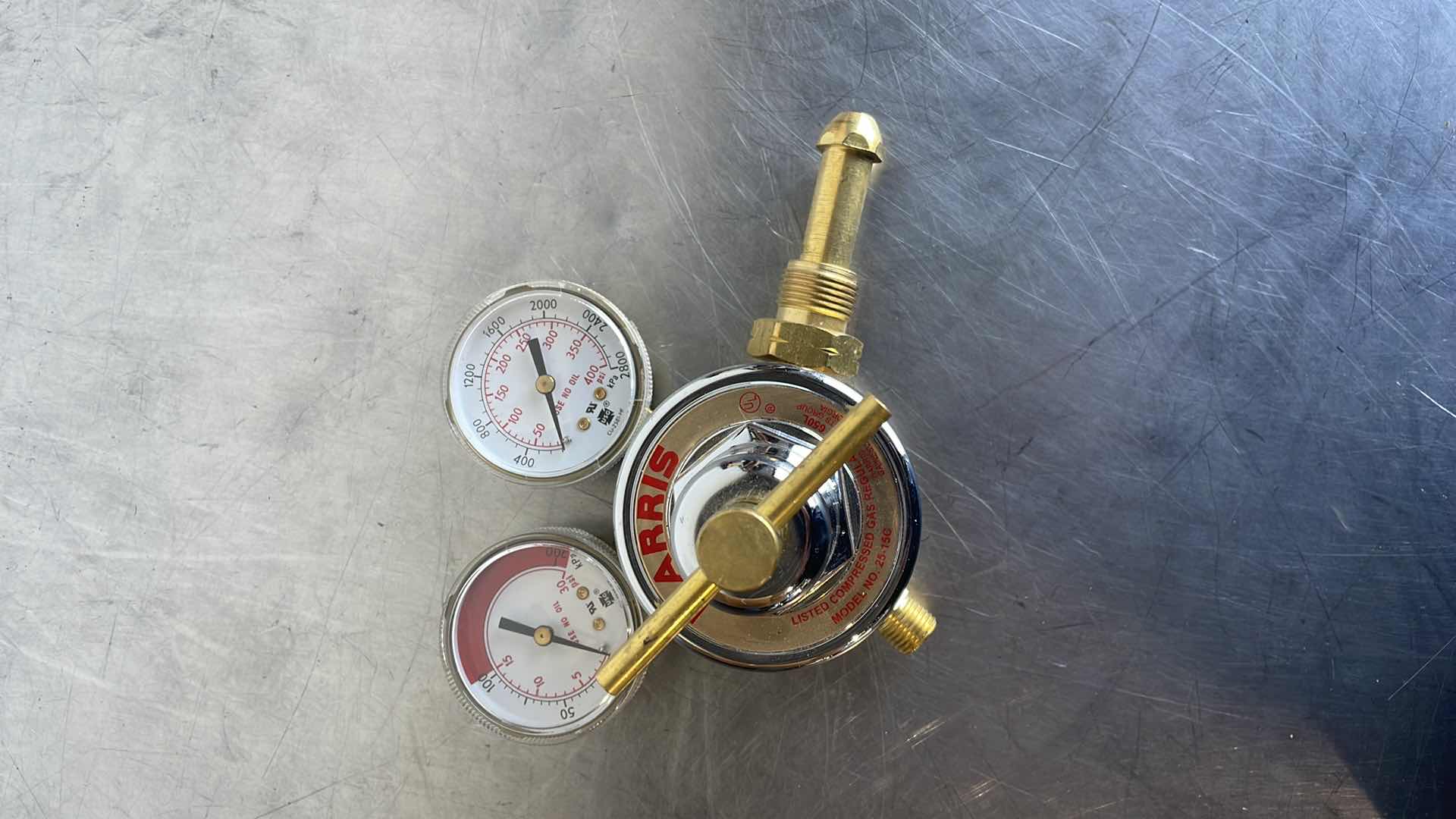 Photo 1 of HARRIS 25-15C 650L COMPRESSED GAS REGULATOR 30/400 PSI W/GAUGES