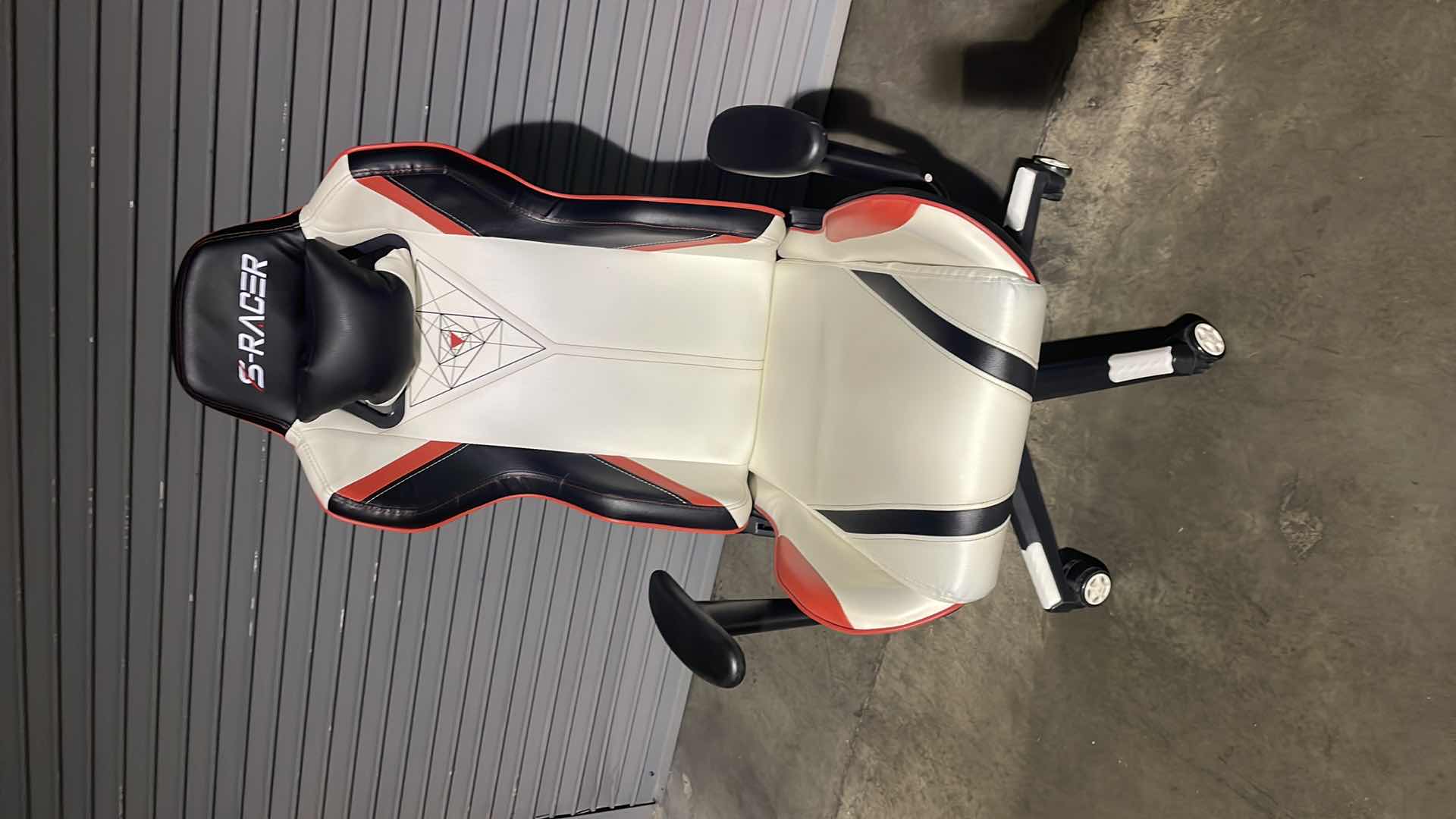 Photo 1 of S-RACER GAMING CHAIR