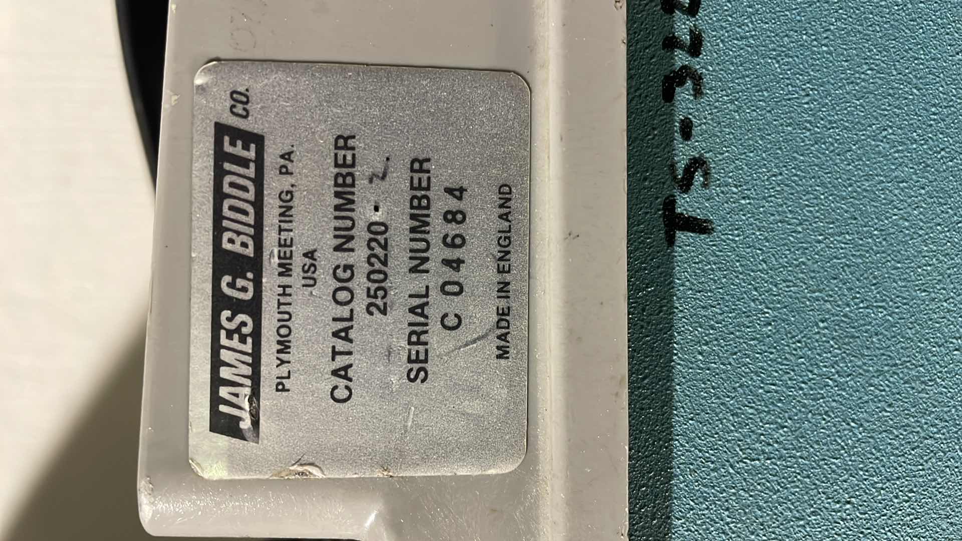 Photo 3 of MEGGER EARTH TESTER (NULL BALANCE)W/O LEADS
JAMES G. BIDDLE CO. USA 
CATALOG NUMBER 250220 - 2. SERIAL NUMBER
C 04684