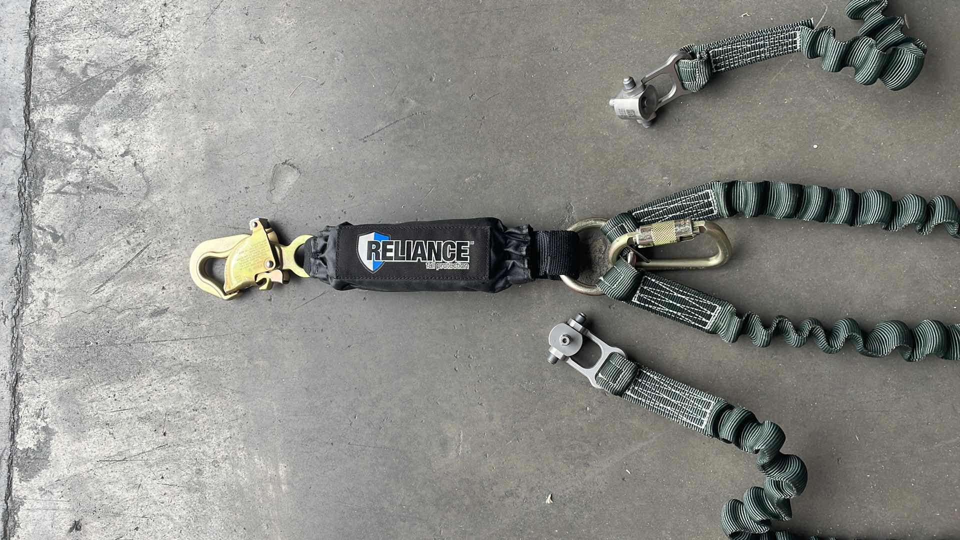 Photo 2 of RELIANCE LANYARD WITH DOUBLE SHOCK ABSORBERS