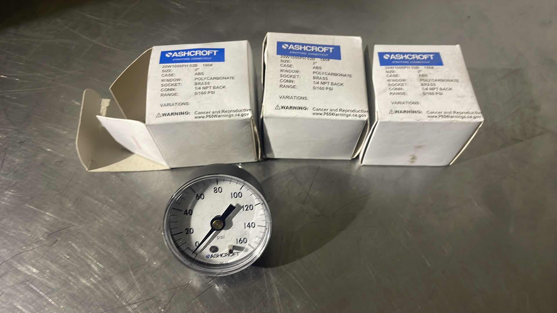 Photo 1 of ASHCROFT 20W-1005PH-02B-160 2INCH DIAL SIZE, DISCONTINUED BY MANUFACTURER, PRESSURE GAUGE, 1/4INCH NPT, CONNECTION TYPE MNPT, 0-160PSI (3)
