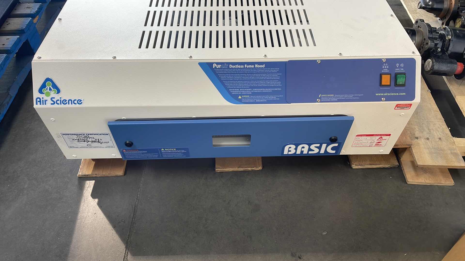 Photo 3 of AIR SCIENCE P5-36-XT PURAIR BASIC DUCTLESS FUME HOOD 120V 60HZ 10A (2)