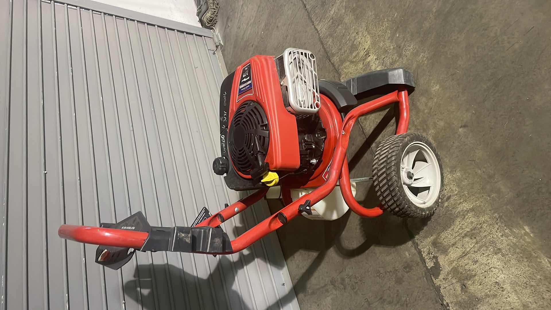 Photo 2 of TROY-BILT 2700 PSI PRESSURE WASHER WITH BRIGGS STRATON 175CC ENGINE NO HOSE