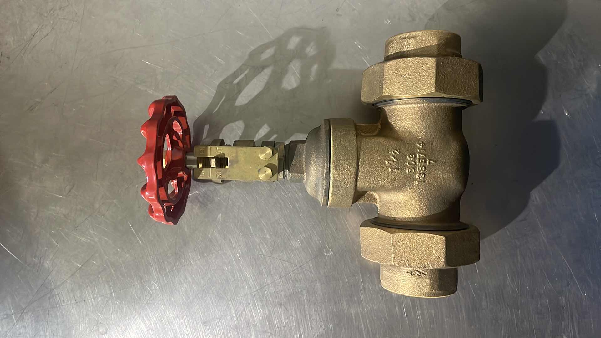 Photo 1 of MILWAUKEE BRONZE GATE VALVE 1-1/2”