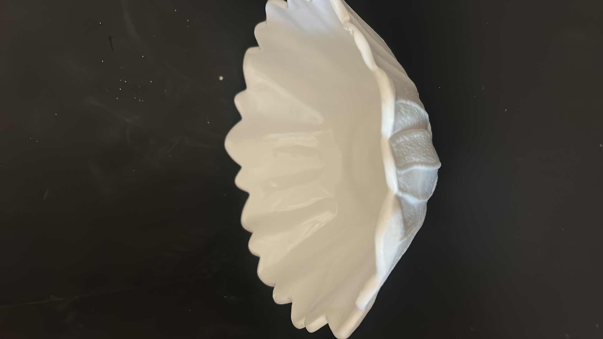 Photo 6 of 14 WHITE SCALLOPED BOWLS