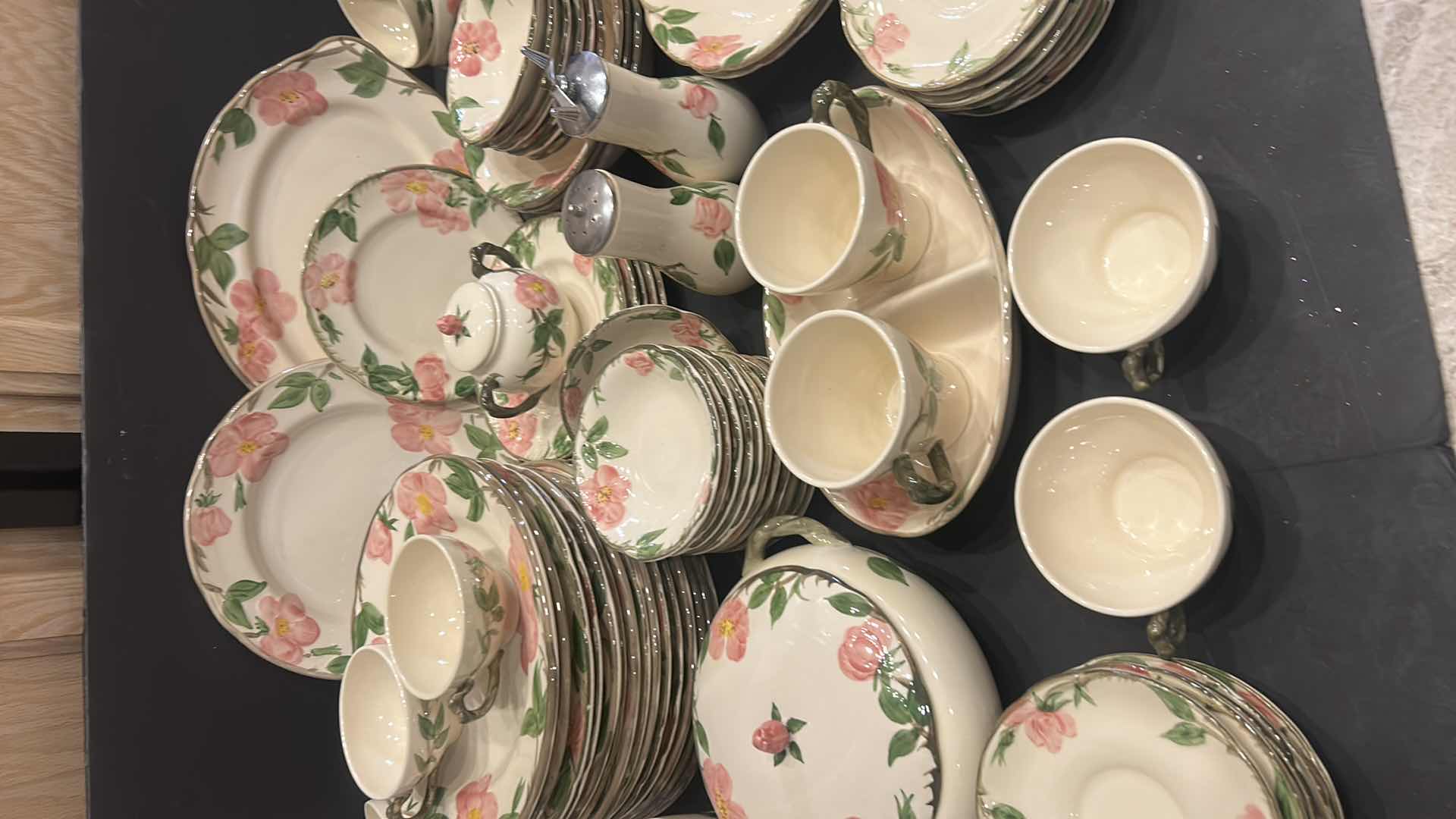 Photo 5 of 85 PIECE FRANCISCAN DESERT ROSE COLLECTION - BEAUTIFUL IVORY AND PINK FLORAL DINNERWARE SET in