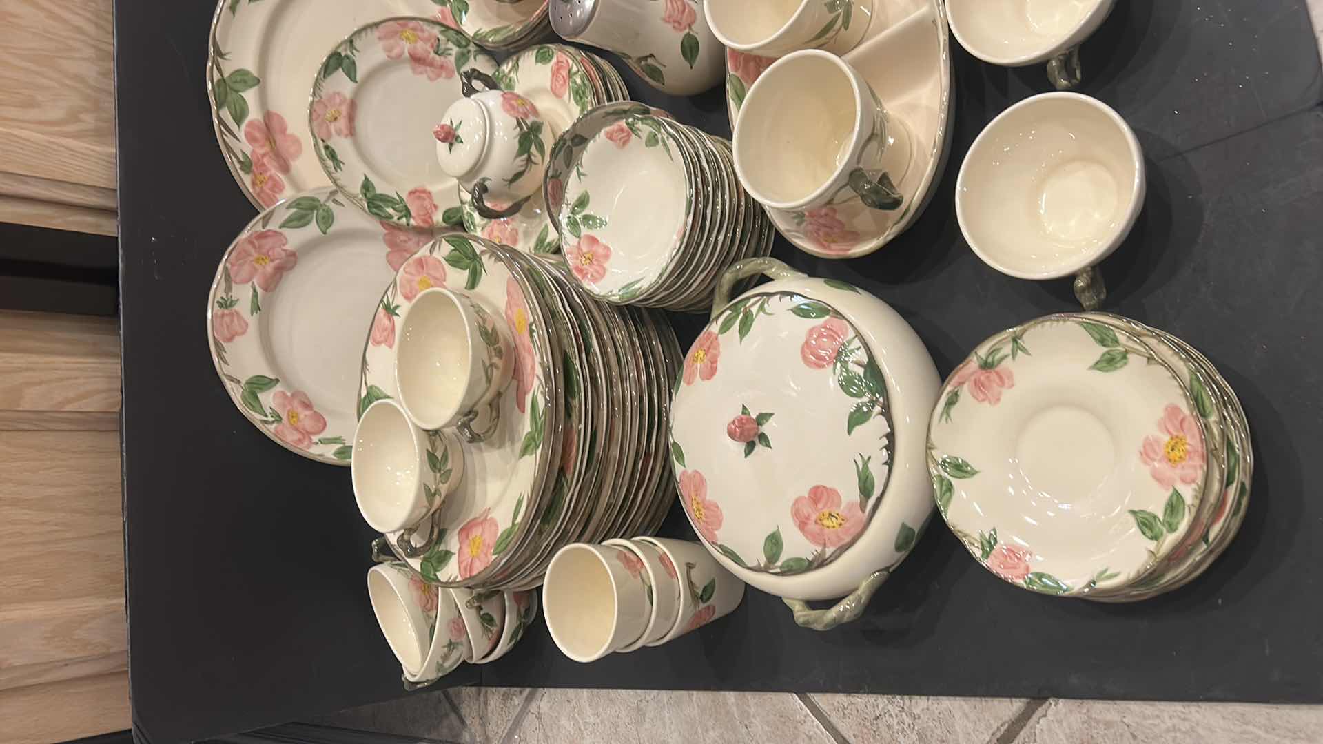 Photo 4 of 85 PIECE FRANCISCAN DESERT ROSE COLLECTION - BEAUTIFUL IVORY AND PINK FLORAL DINNERWARE SET in