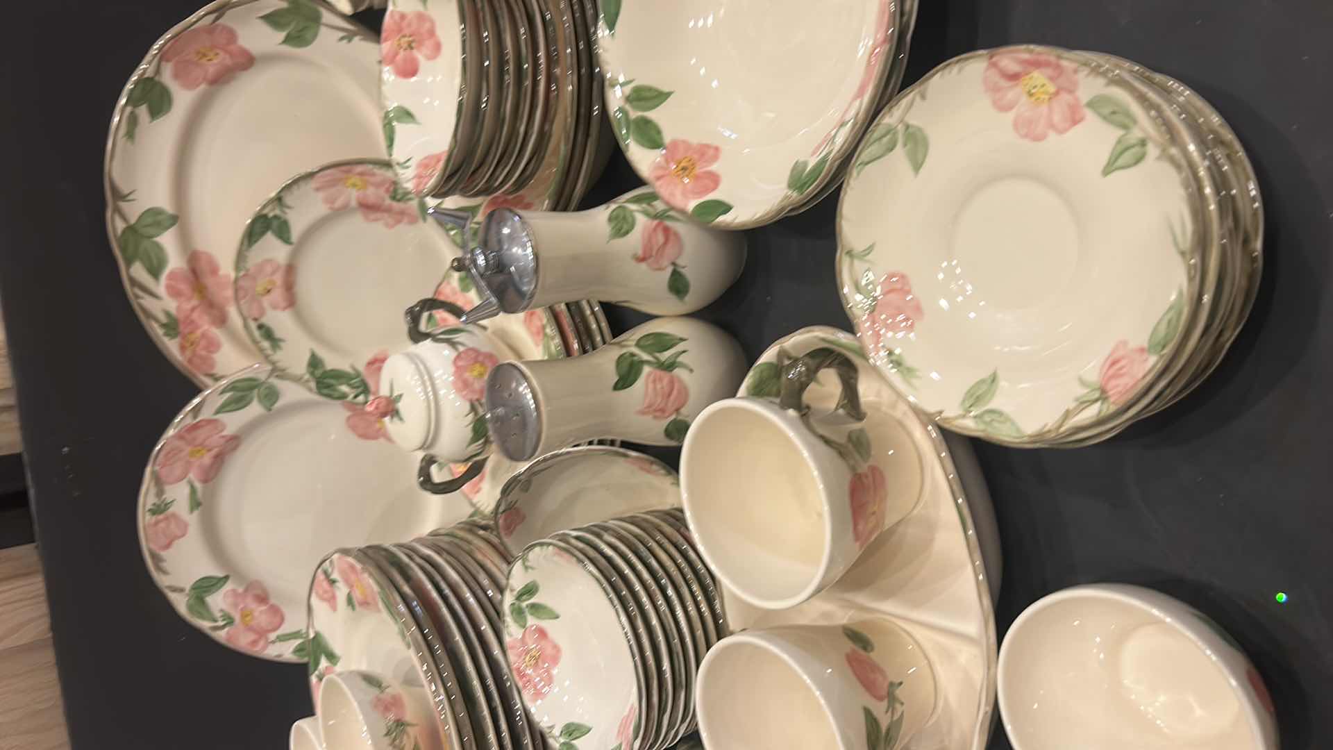 Photo 3 of 85 PIECE FRANCISCAN DESERT ROSE COLLECTION - BEAUTIFUL IVORY AND PINK FLORAL DINNERWARE SET in