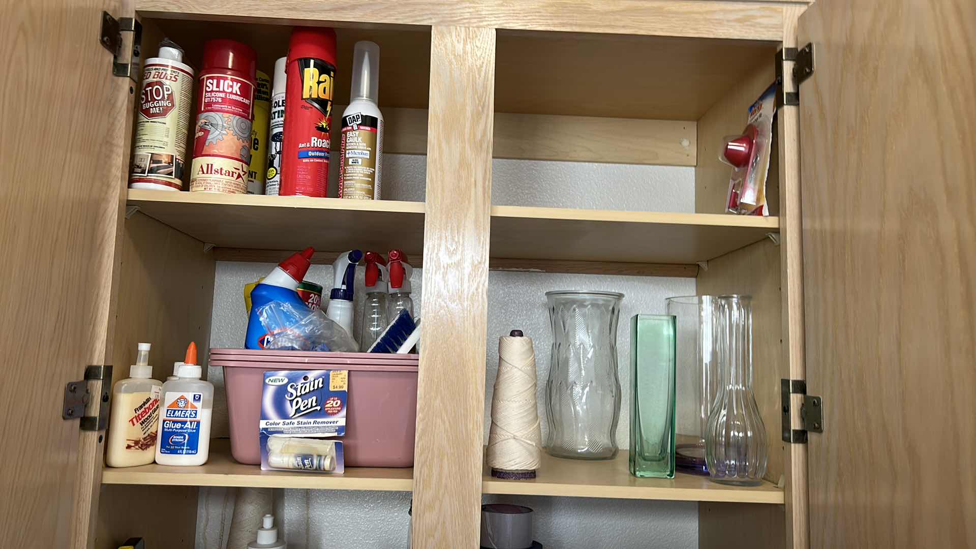 Photo 2 of CONTENTS OF KITCHEN CABINET