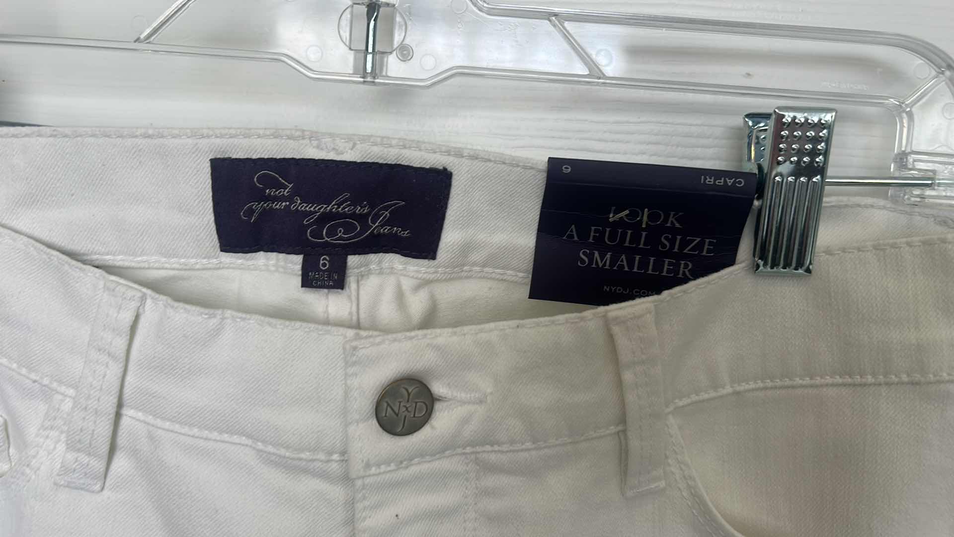 Photo 2 of NEW NYDJ WHITE JEANS SIZE 6 $45