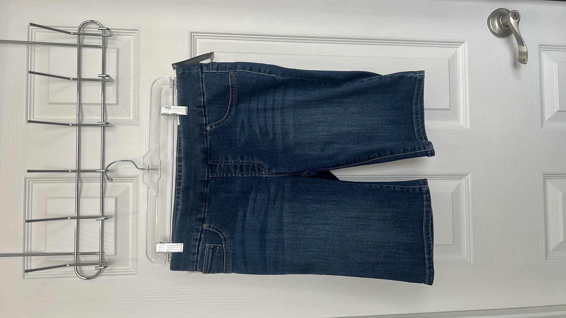 Photo 5 of NEW CHICOS DENIM PULL ON SHORTS $79 SIZE 0