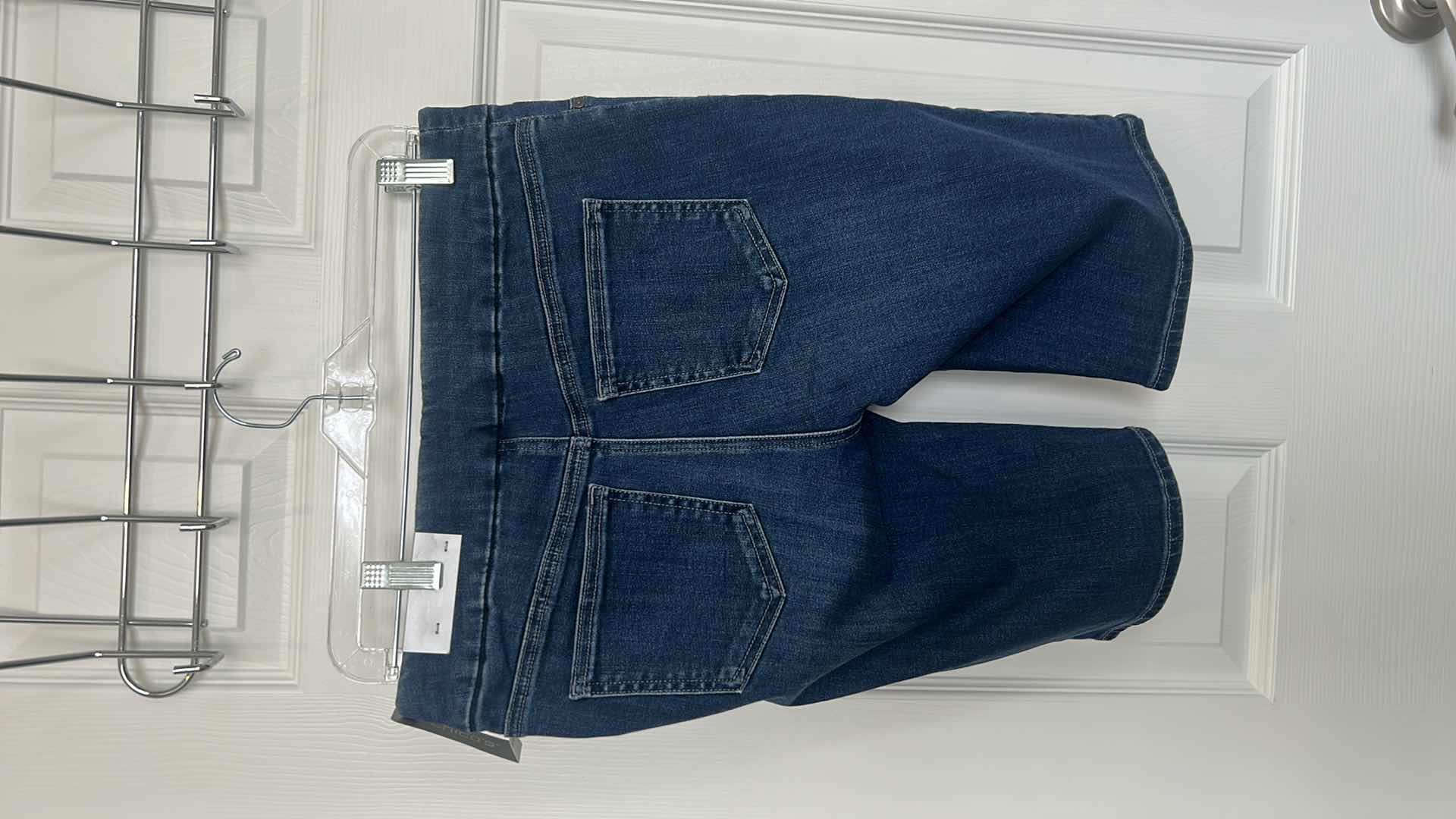 Photo 3 of NEW CHICOS DENIM PULL ON SHORTS $79 SIZE 0