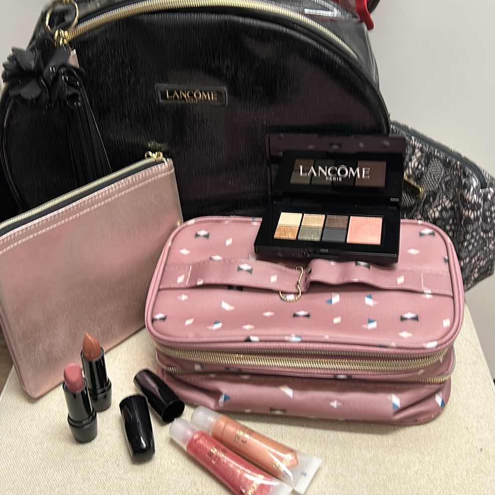 Photo 2 of MAKEUP BAGS AND COSMETICS