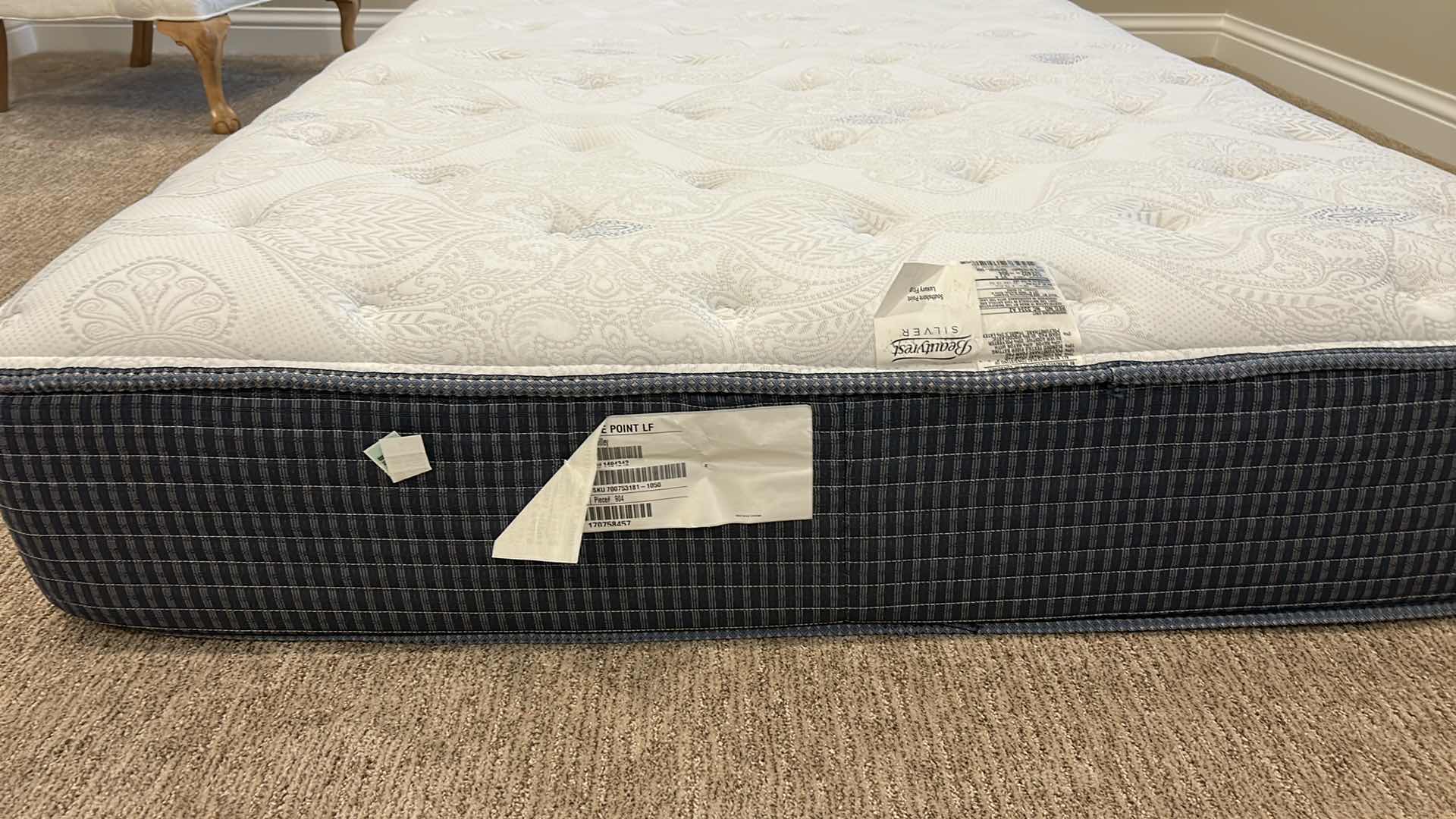 Photo 5 of BEAUTYREST SILVER LUXURY FIRM QUEEN MATTRESS