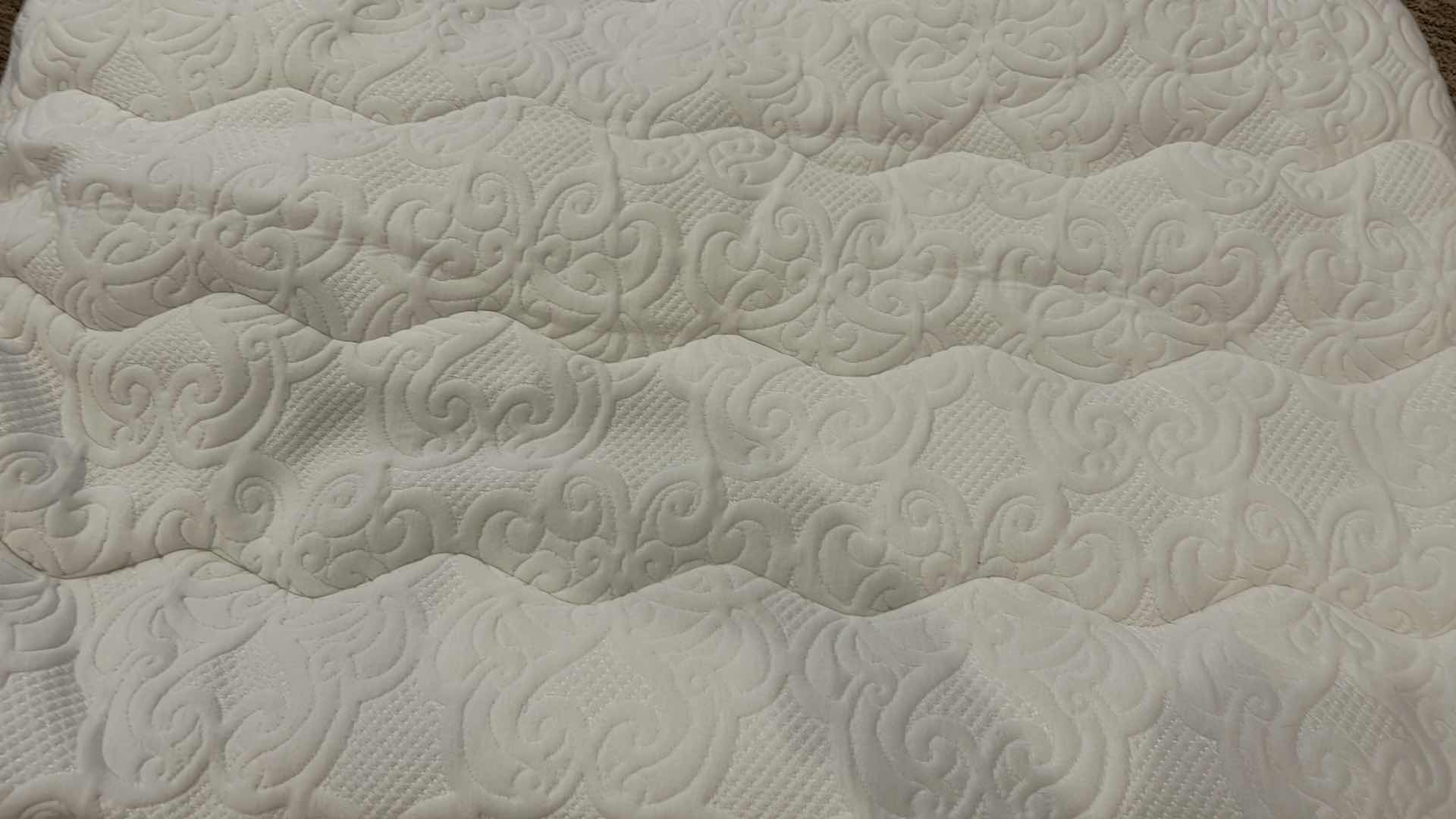 Photo 2 of RESTFUL NIGHTS KING MATTRESS COVER