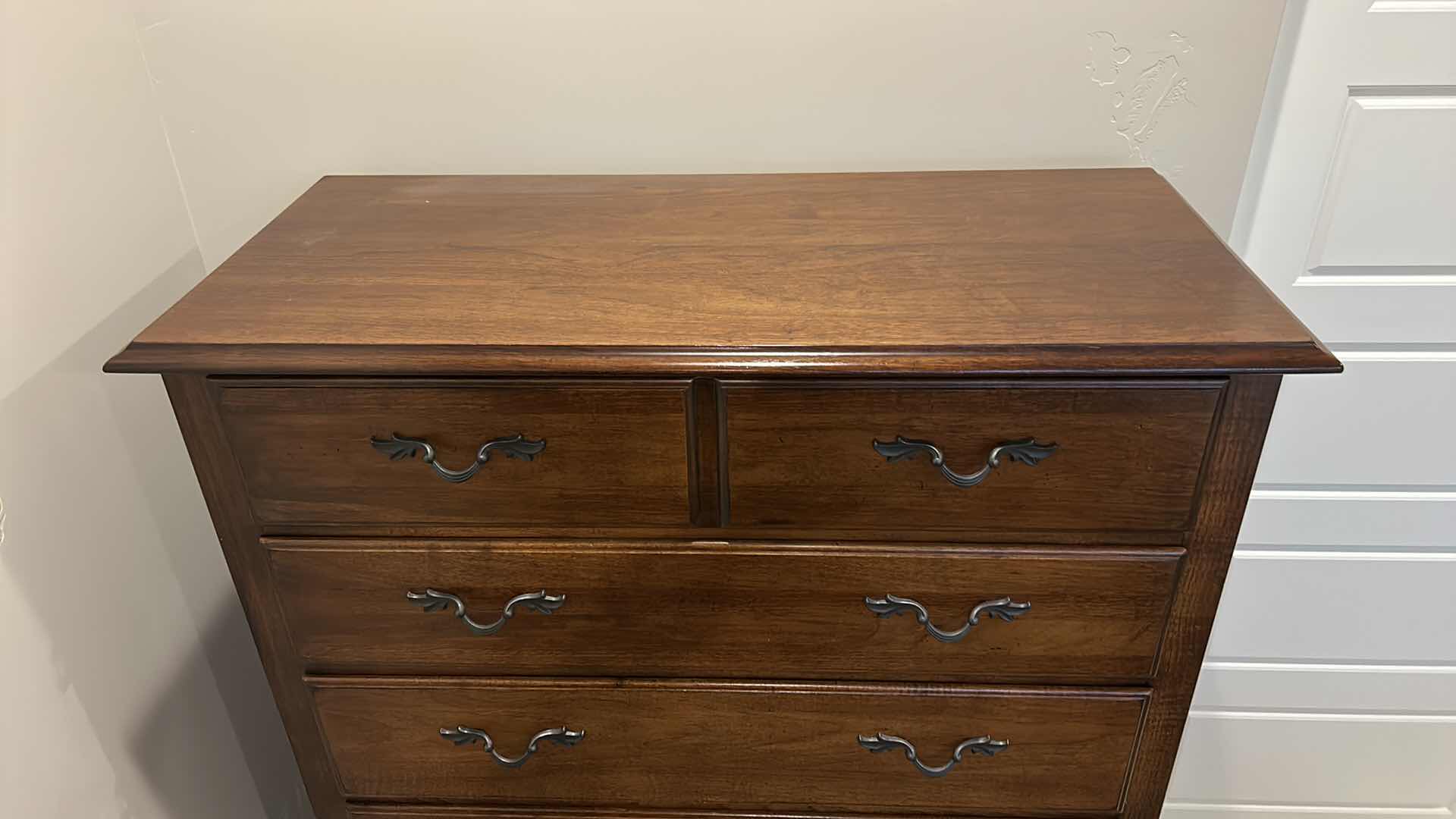 Photo 2 of IMPRESSIONS BY THOMASVILLE CHEST OF DRAWERS 42“ x 20“ x 5’