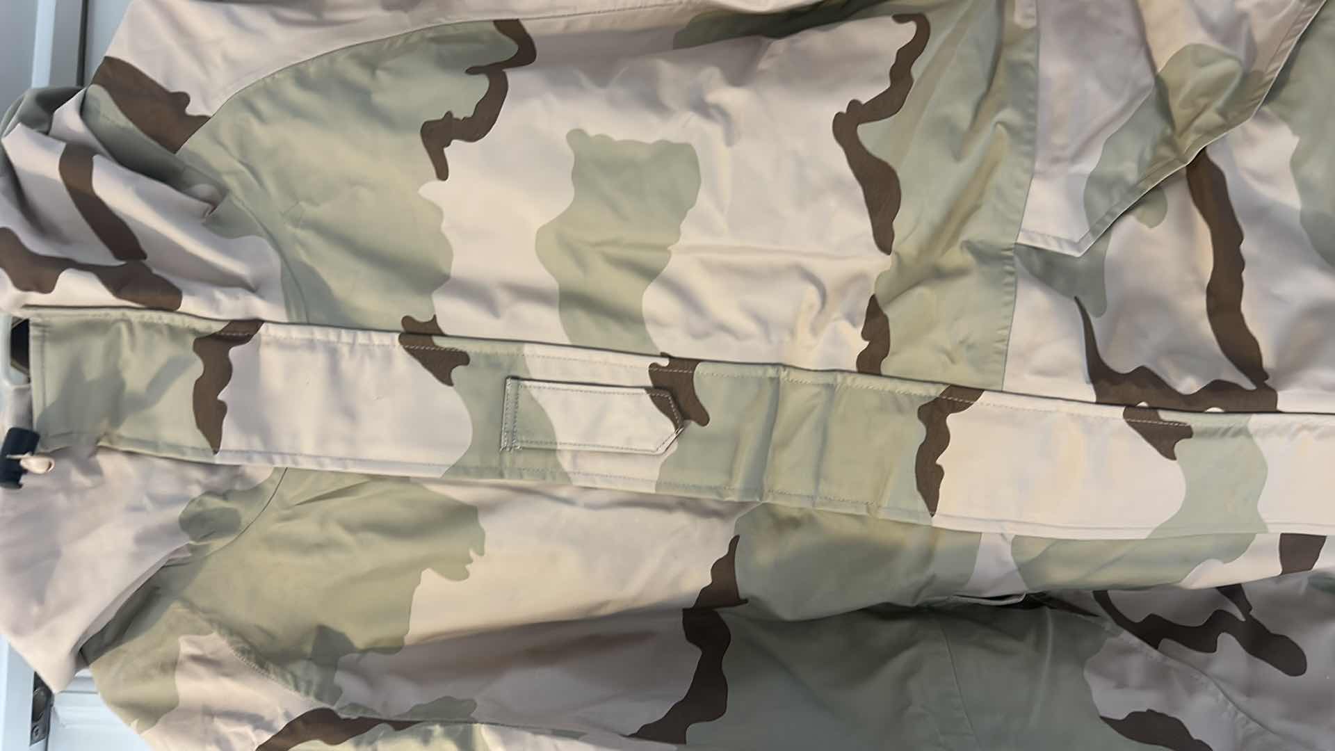Photo 1 of MENS CAMO JACKET WITH HOOD SIZE L