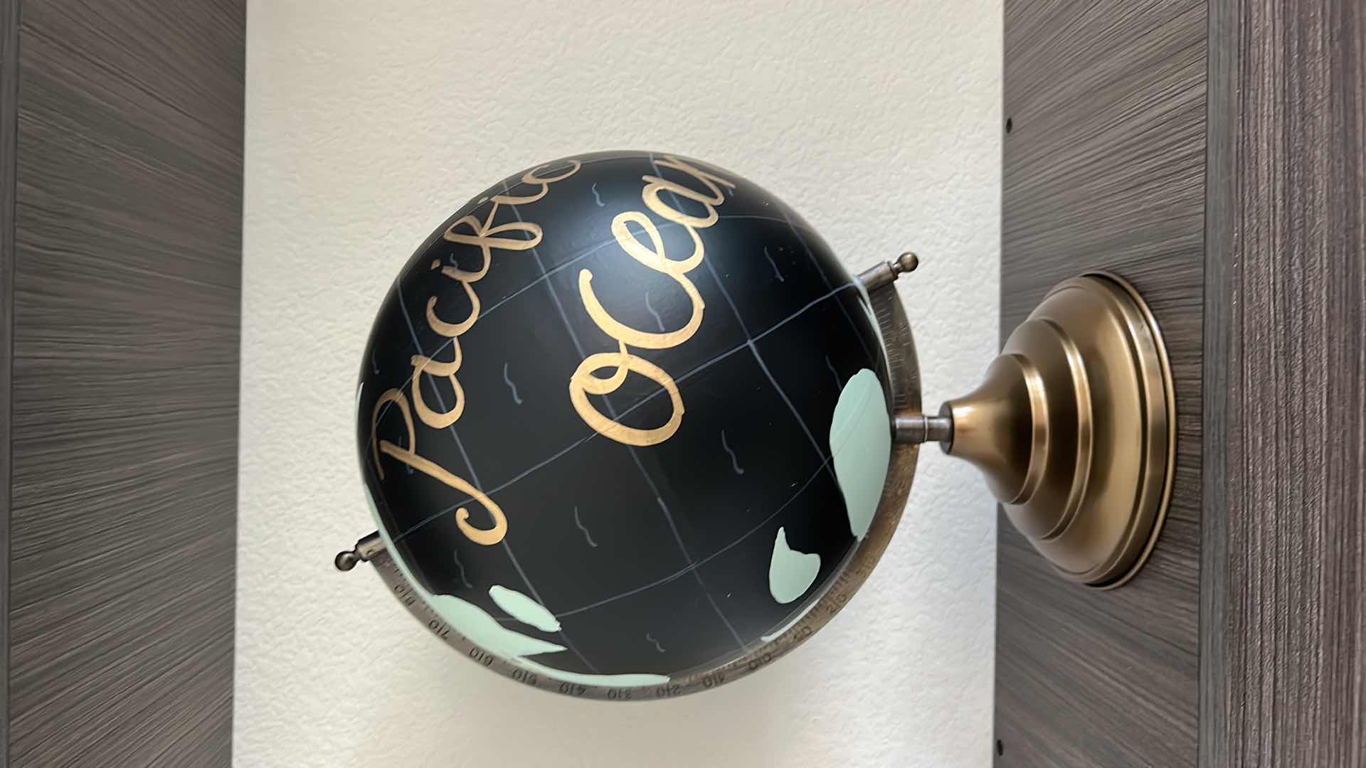 Photo 1 of HOME DECOR - GLOBE H16” PAINTED WITH METAL BASE