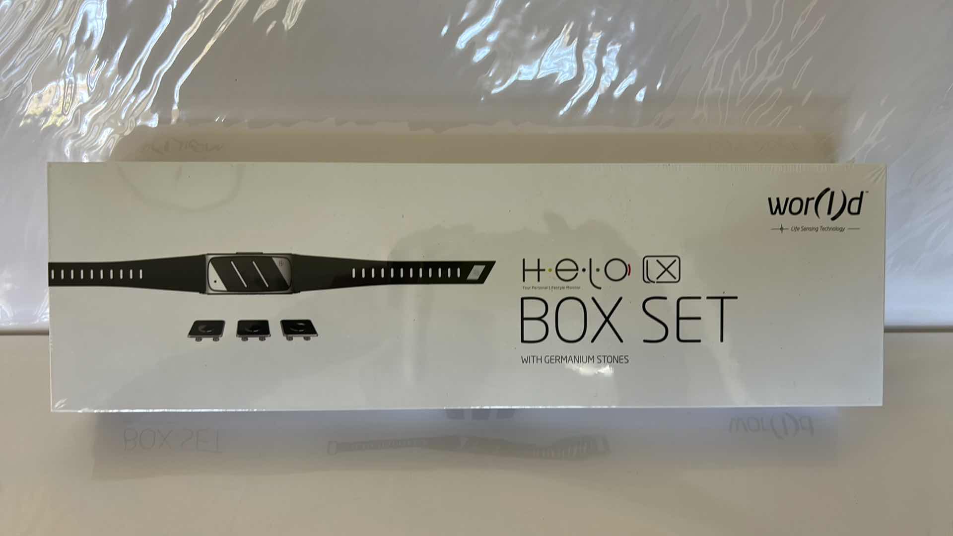 Photo 1 of NEW HELO BOX SET WITH GERANIUM STONES WOR(L)D PERSONAL LIFESTYLE MONITOR