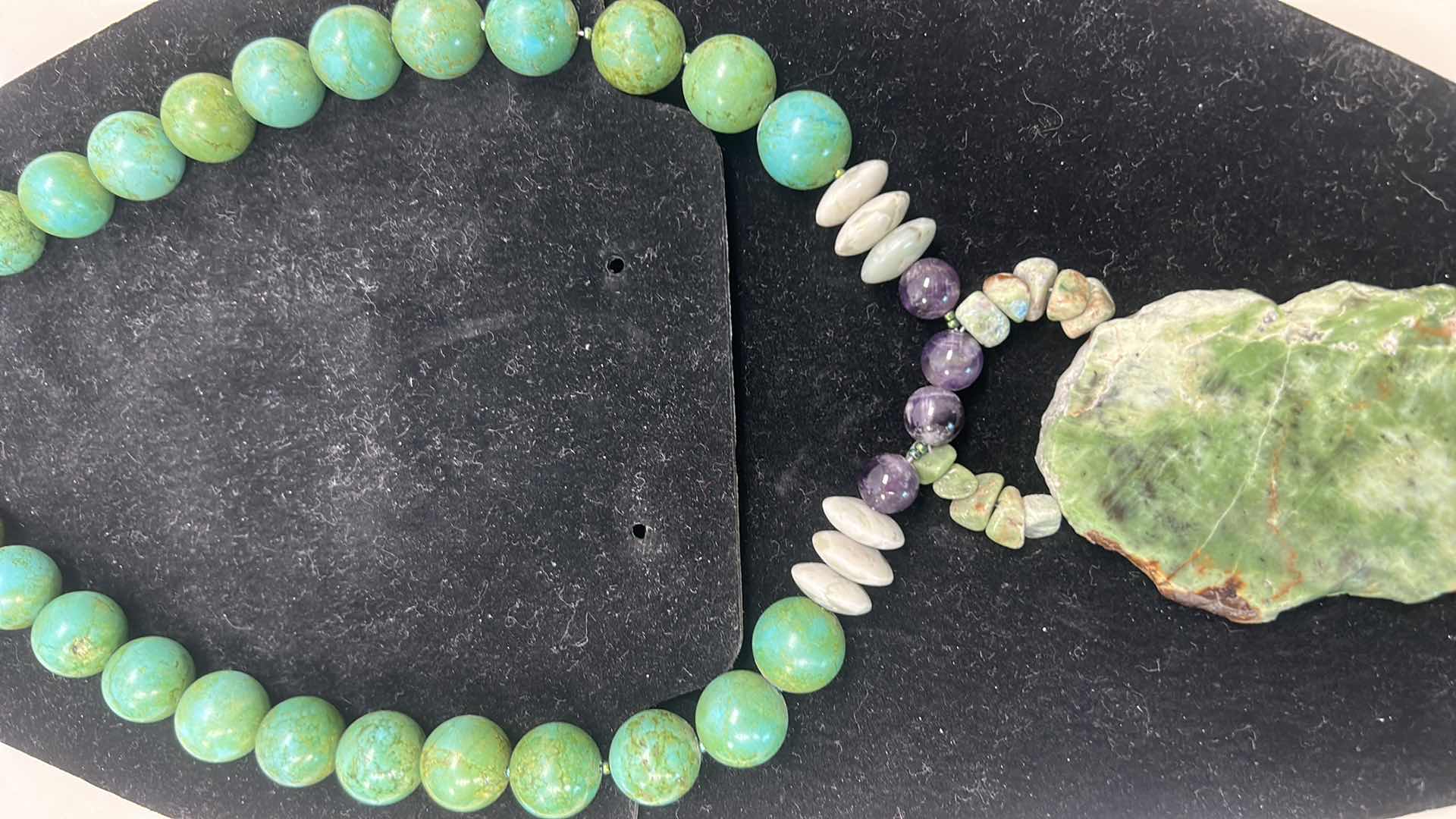 Photo 4 of STUNNING STONE NECKLACE, JADE MEASURES 2 1/4” x 3 1/4” ROUND 1/2” CHRYSOPRASE BEADS