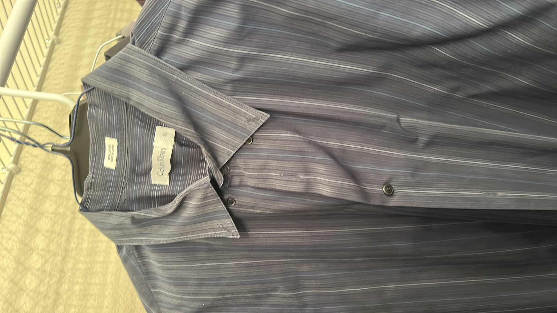 Photo 3 of 6 MENS CLASSIC BUTTON UP COLLARED SHIRTS CALVIN KLEIN