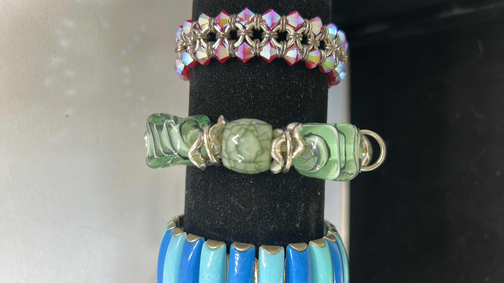 Photo 4 of COSTUME JEWELRY - 5 BRACELETS