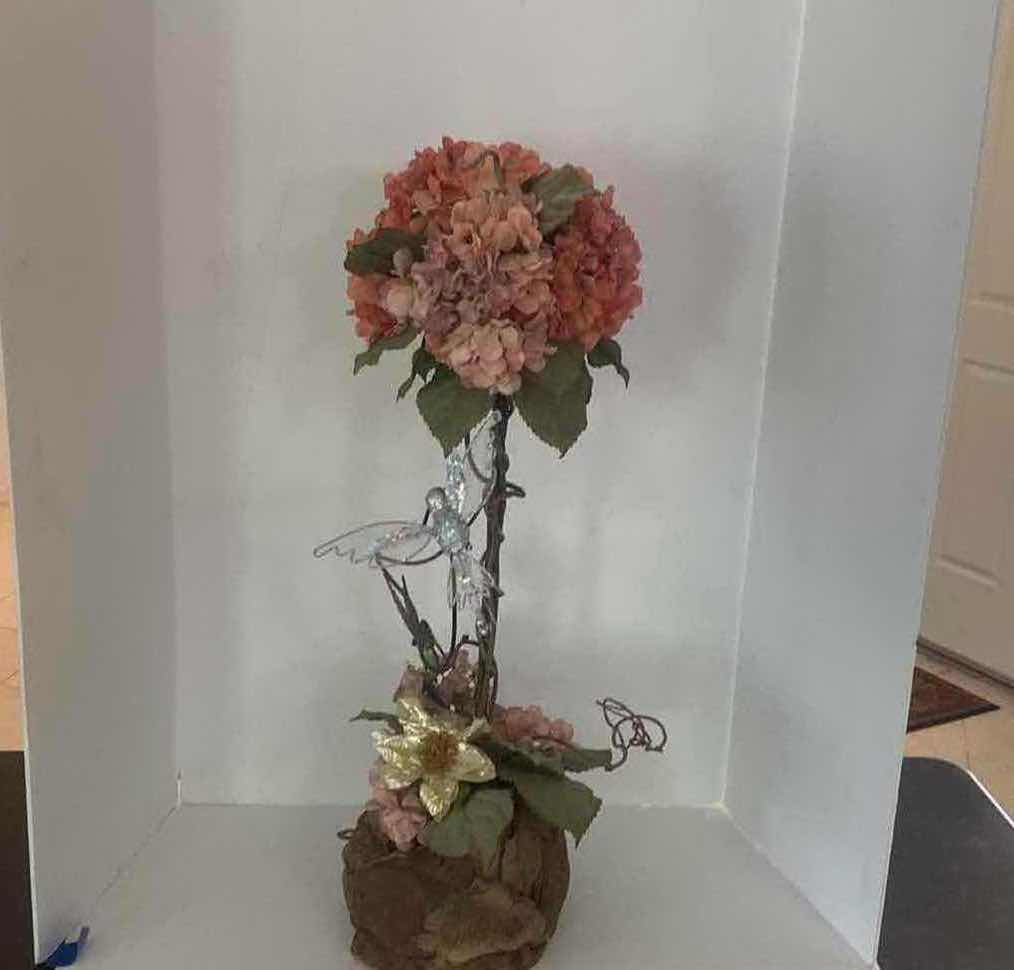 Photo 3 of FAUX FLORAL ARRANGEMENT  H 29”