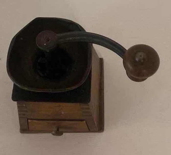 Photo 3 of ANTIQUE COFFEE MILL H 6”