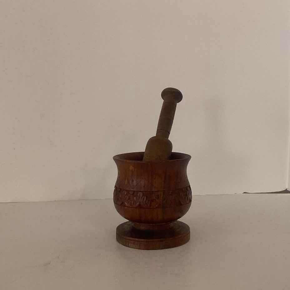 Photo 3 of ANTIQUE MORTAR H  4 1/2 “ PESTLE