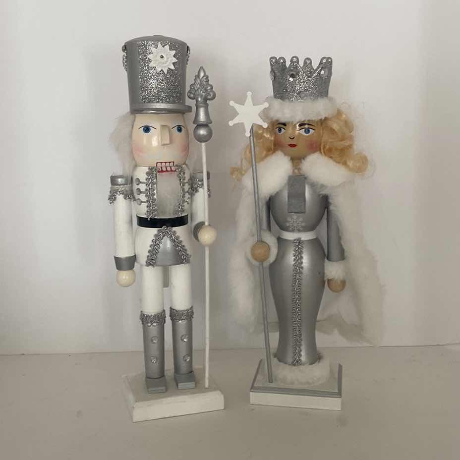 Photo 1 of KUNG & QUEEN NUTCRACKERS H14”