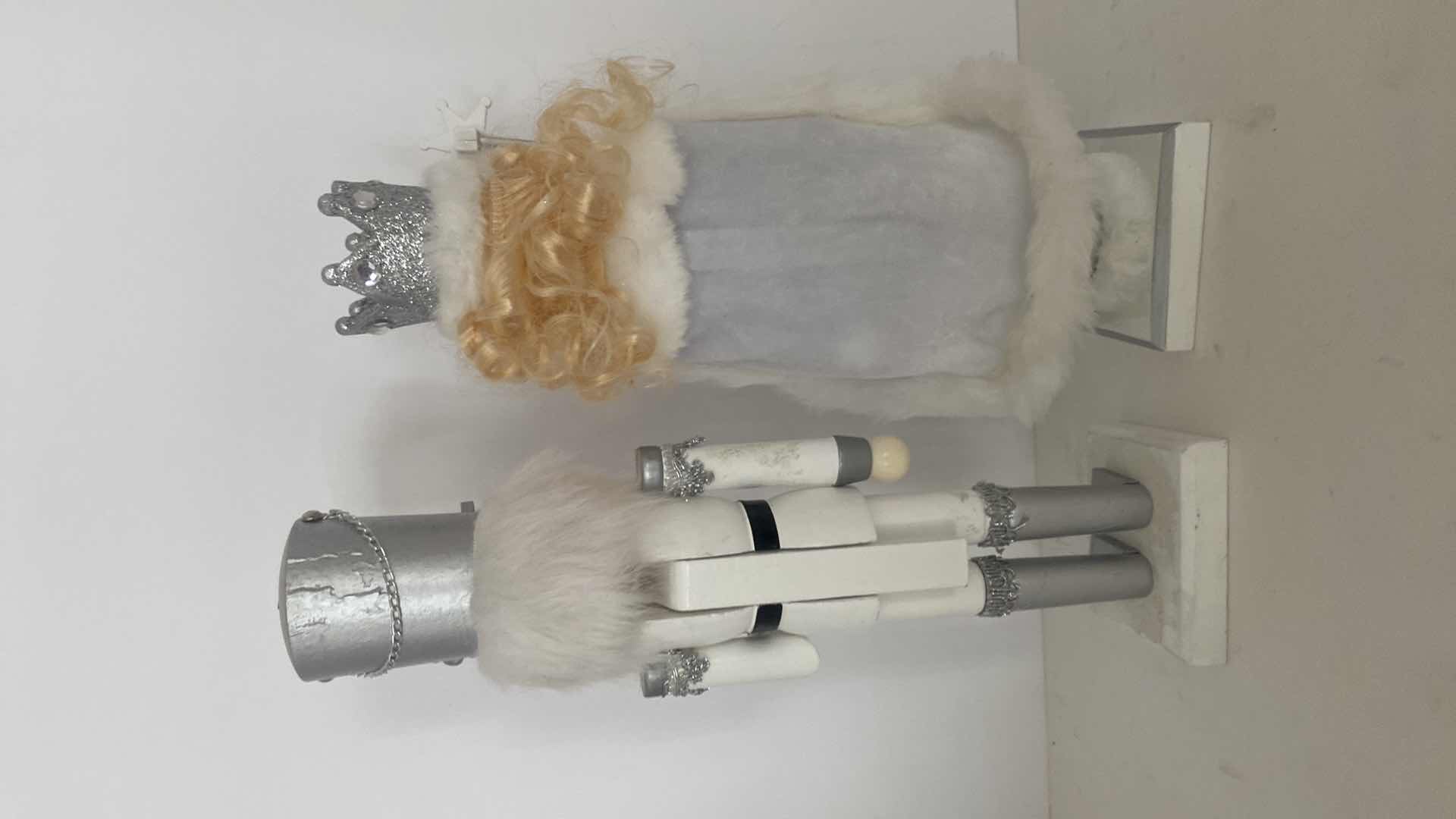 Photo 5 of KUNG & QUEEN NUTCRACKERS H14”