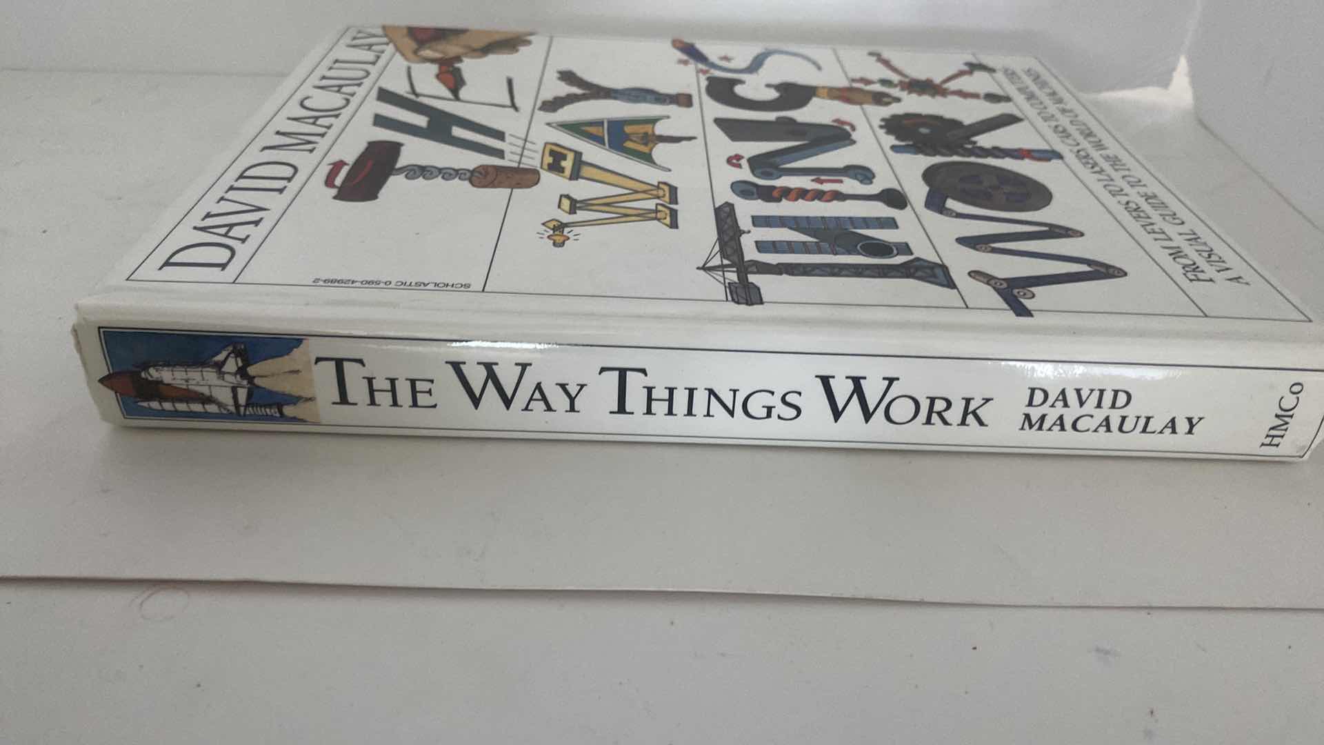 Photo 5 of THE WAY THINGS WORK BY DAVID MACAULAY HARDBOUND BOOK