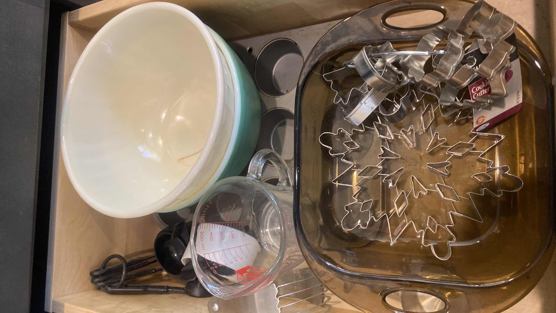 Photo 1 of CONTENTS KITCHEN CABINET-BAKING AND MIXING BOWLS