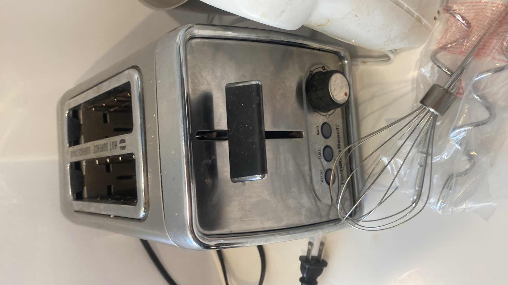 Photo 2 of TOASTER HANDMXER & RICE COOKER