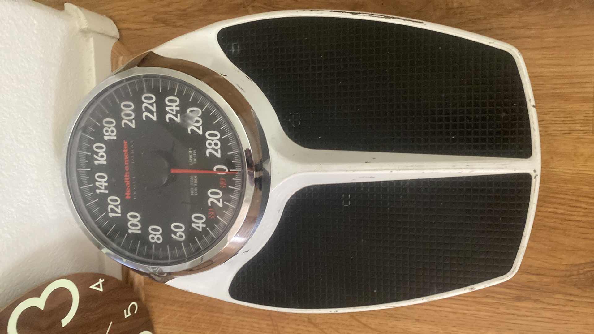 Photo 1 of HEALTH O METER SCALE, TP HOLDER & 10” CLOCK