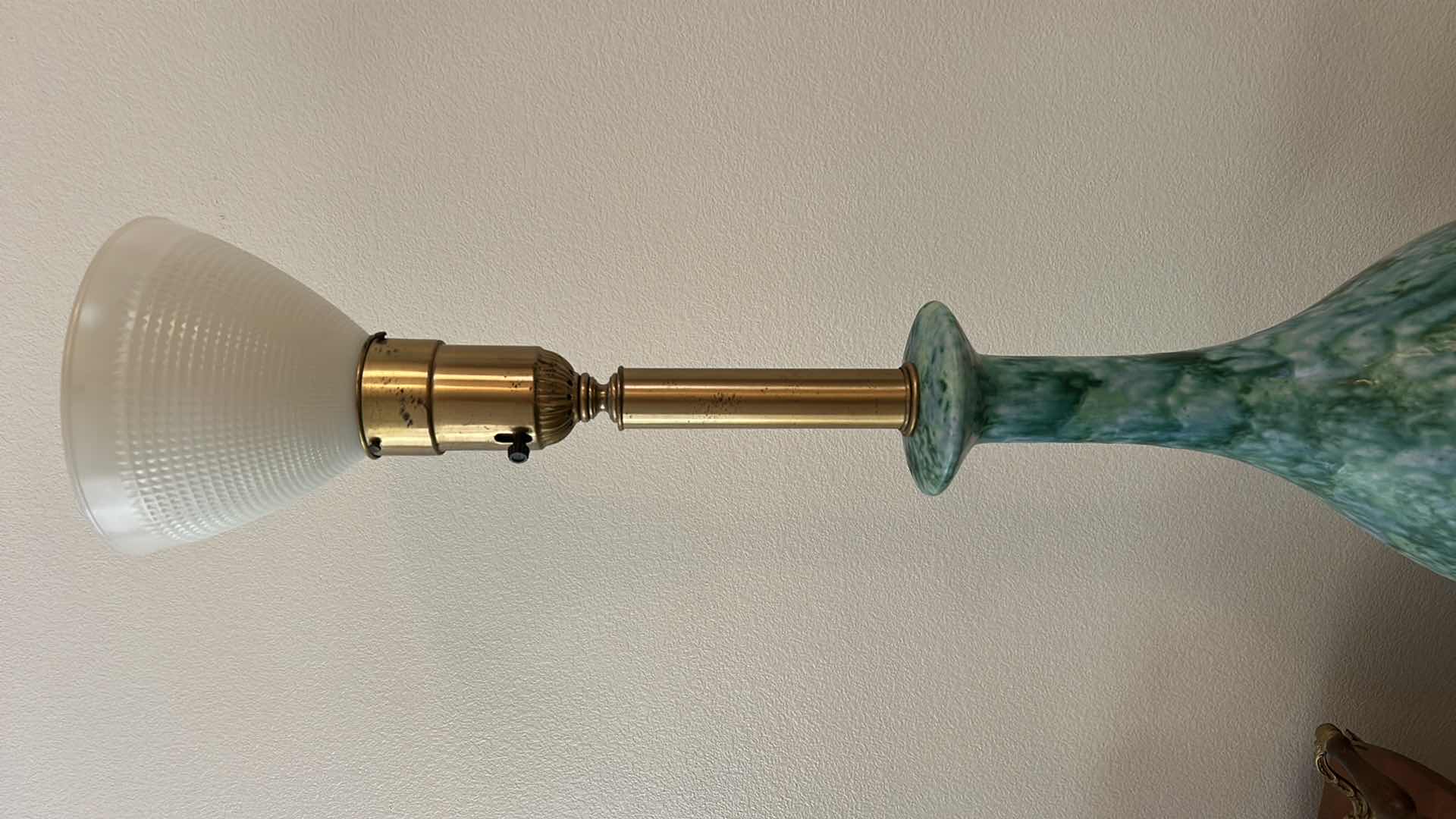 Photo 1 of VINTAGE TABLE LAMP H42.5”