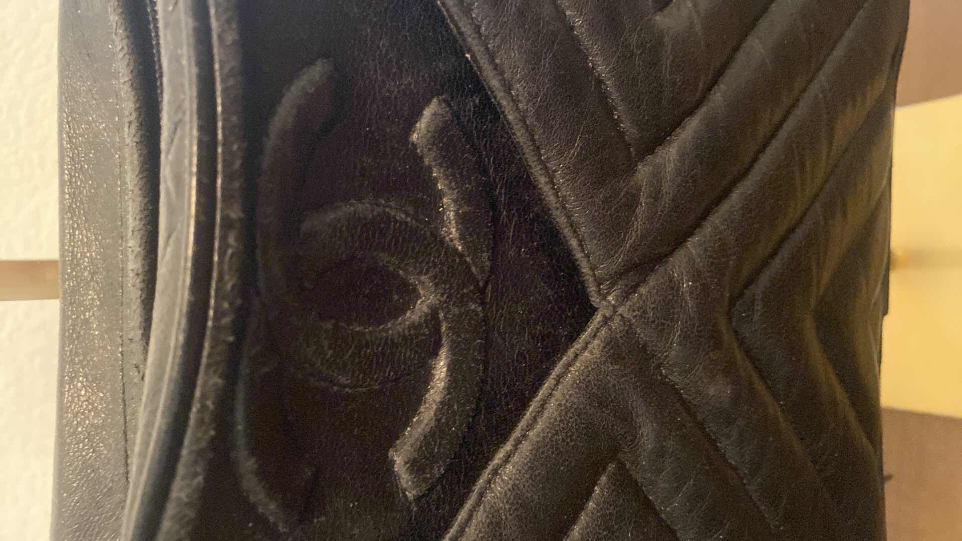 Photo 1 of VINTAGE CHANNEL SHOULDER HANDBAG - LINING REQUIRES REPAIR 11” x 7”